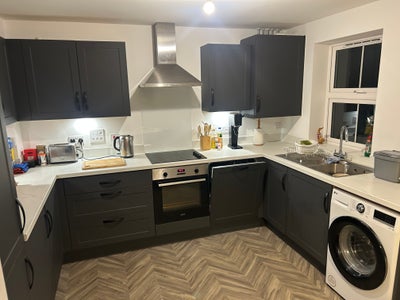 Room Available with Own Bathroom Main Photo