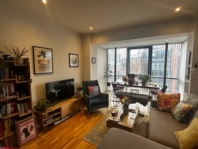 Lovely spare room with balcony - Leeds Dock Main Photo