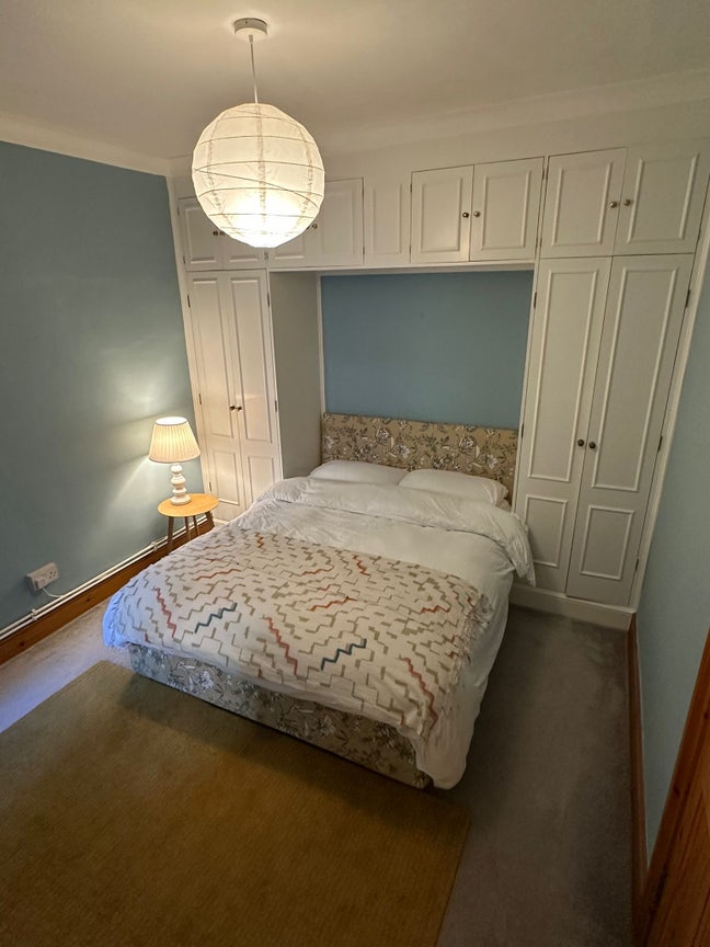 Lovely large king size bedroom in Stockwell Main Photo