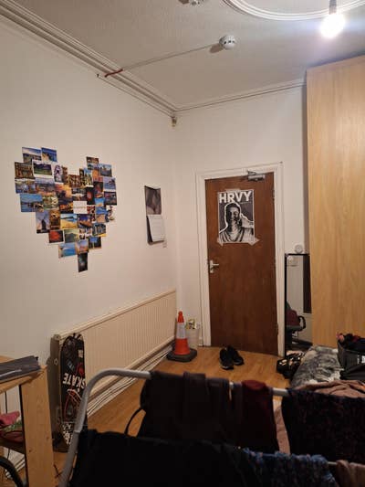 Double bed room in 43 Park Range  Main Photo