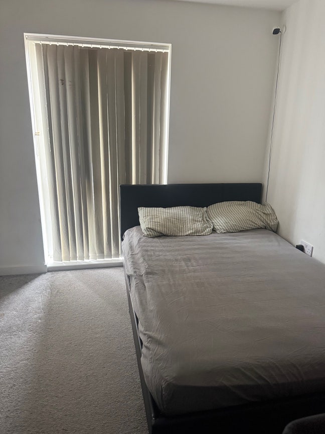 One room to let  Main Photo