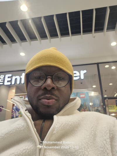 Professional Male seeks a single or double room Main Photo