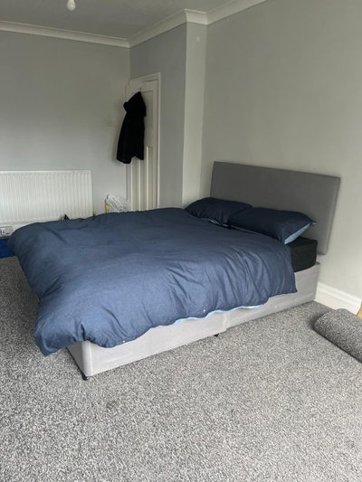 Spacious Room Available – Great Location Main Photo