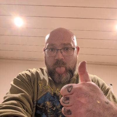 41 Male looking for a place to unwind Main Photo