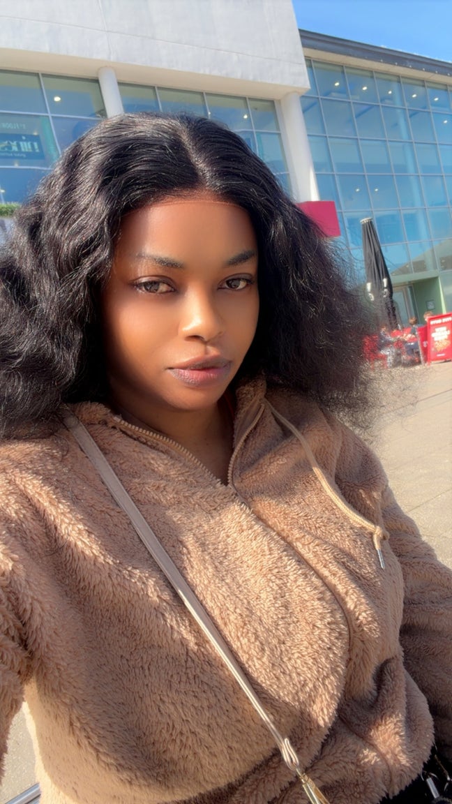 Professional Female seeks a single or double room Main Photo