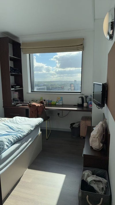 Leeds Large En-suite Room for Sublet  Main Photo