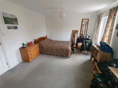 Large double room in headington Oxford Main Photo