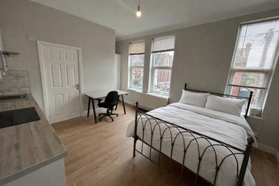 Studio Available!🏡 Main Photo