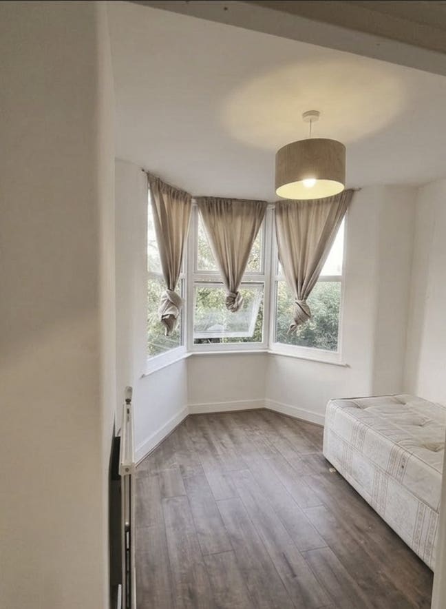 Double Room turnpike lane Haringey north London Main Photo