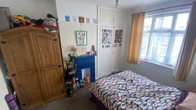 Two Double Rooms Available in Telegraph Hill Main Photo