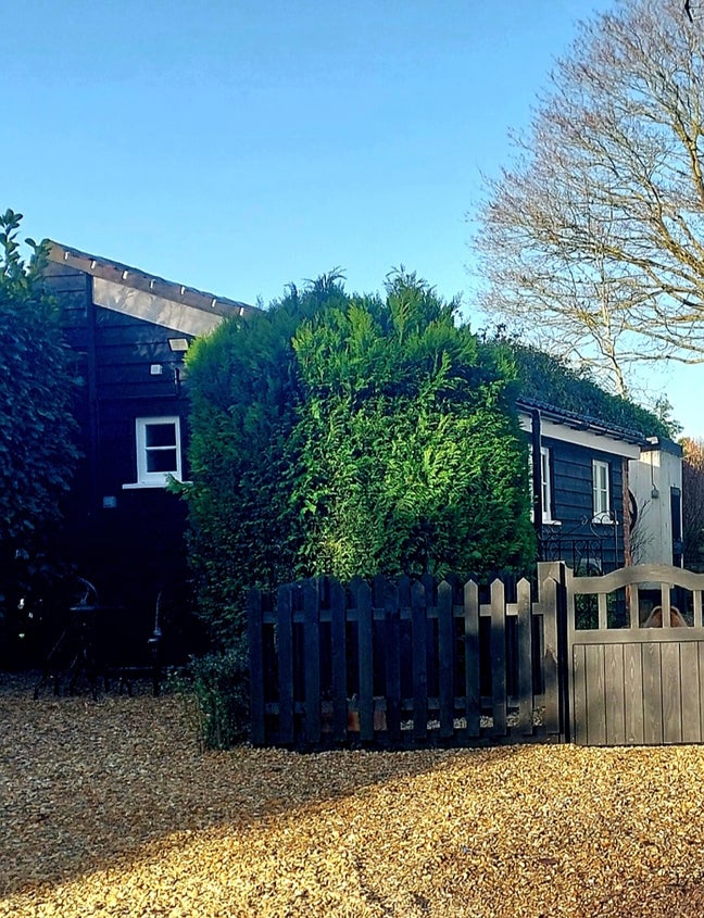 Studio  Self Contained Annexe Main Photo