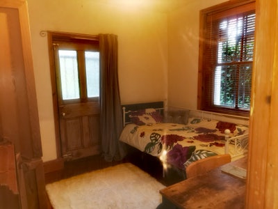 Spacious S I N G L E    R O O M  Friendly Share Main Photo