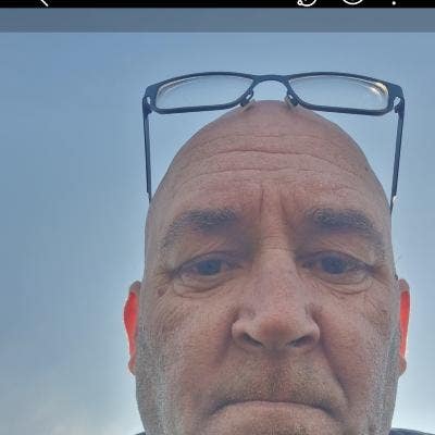 Looking for accomodation Main Photo