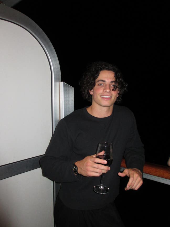 Hi my name is Monte, I’m 21 and moving to L... Main Photo