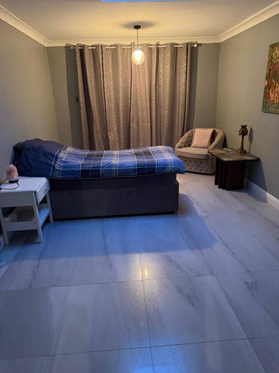 Double en-suite room in large house with garden Main Photo