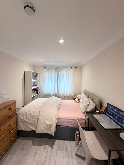 Nice small single room with all bill inclusive Main Photo