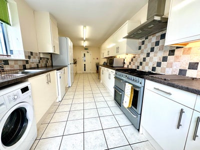 Luxury Student House Share - Available August 2026 Main Photo