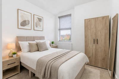 110 -🏠 Doubles & Singles with En-Suites 🏠  Main Photo