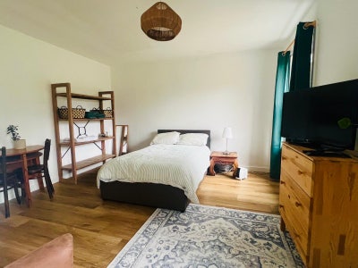 Riverside Cottage Main Photo