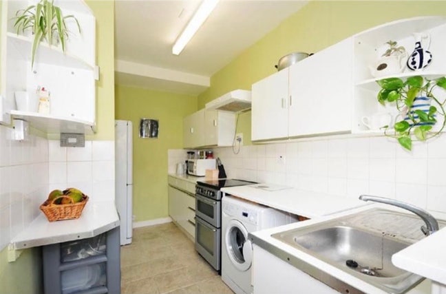  3 🛌 2 🛋️ 2 🛀  pets ok 🐈‍⬛ school catchment 🏫  Main Photo