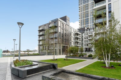 Luxury Double Room with Balcony | North Greenw Main Photo