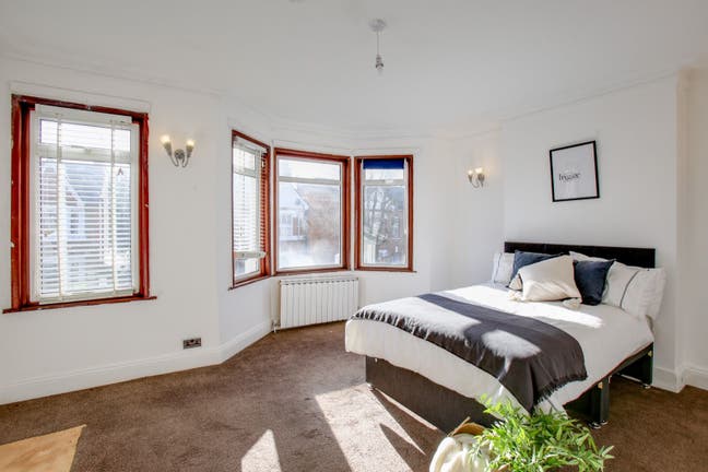 ✨Lovely Double Room In Ealing, W7✨ Main Photo