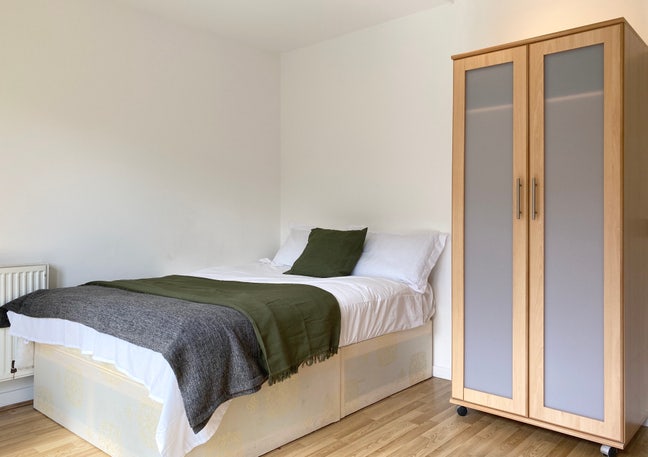 Furnished Double Room - Bow E3  Main Photo