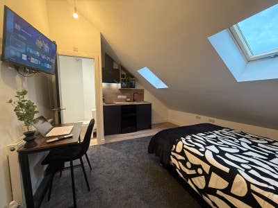 ✨ Brand New Co-Living Studios & En-Suite Rooms ✨ Main Photo