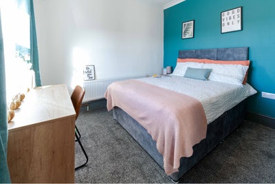 Cosy Double Room | Central Bolton | Bills Included Main Photo