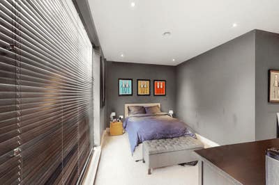 Large modern ensuite double room + walkin wardrobe Main Photo