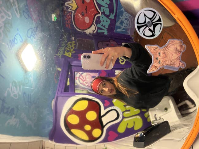 Friendly 22-year-old female seeking roommates Main Photo