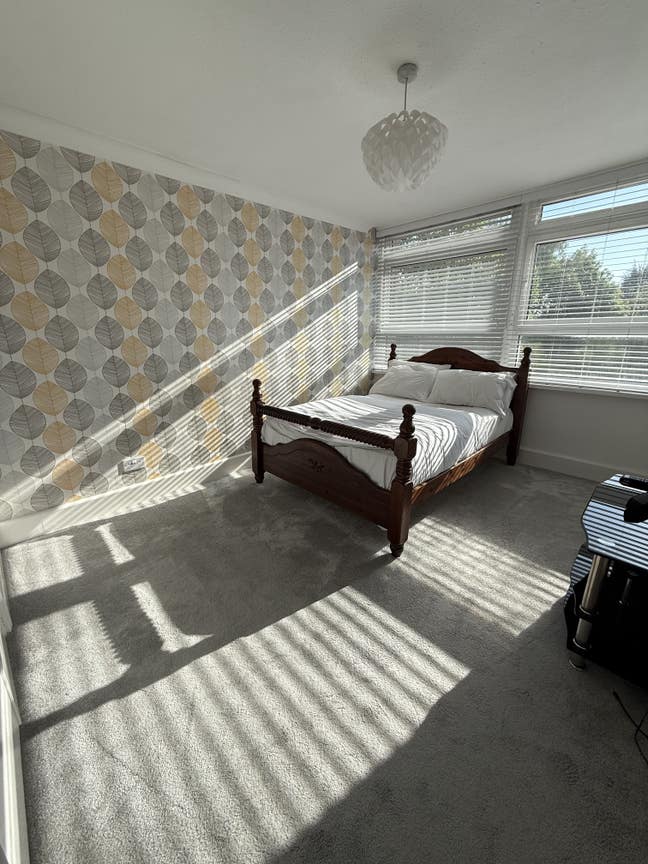 A room available for rent Main Photo