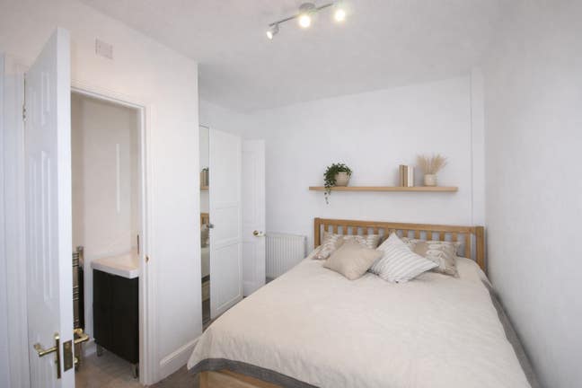 Elegant Contemporary Rooms - close to City centre Main Photo