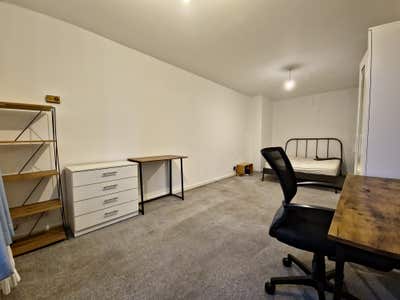 1 Spacious rooms 7min Walk from St. Peckham rye Main Photo