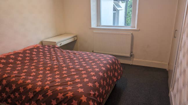 Spacious Double Room | 10  Mins to Station | Main Photo