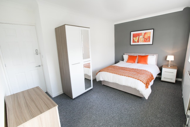 ** 1 Double Room Available ** Main Photo