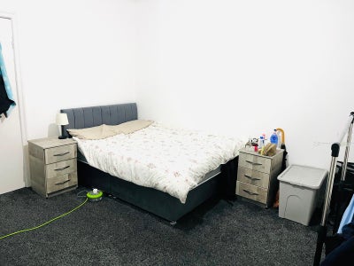 Large double bed room to share  Main Photo