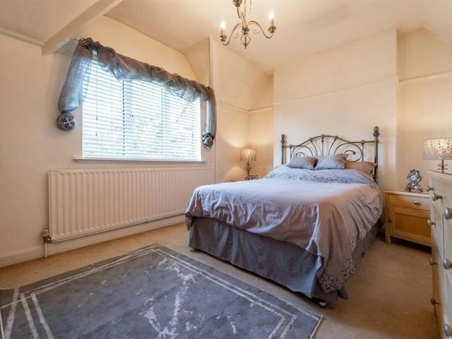 Multiple Spacious & Cosy Double Rooms for Rent B28 Main Photo