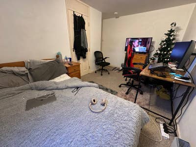 Lovely Double Room on Walker Court, Cb4 (27WC2) Main Photo