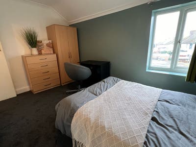 🛌 Double Room W/Ensuite - Close to Templar Square Main Photo