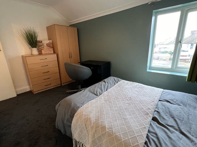 🛌 Double Room W/Ensuite - Close to Templar Square Main Photo