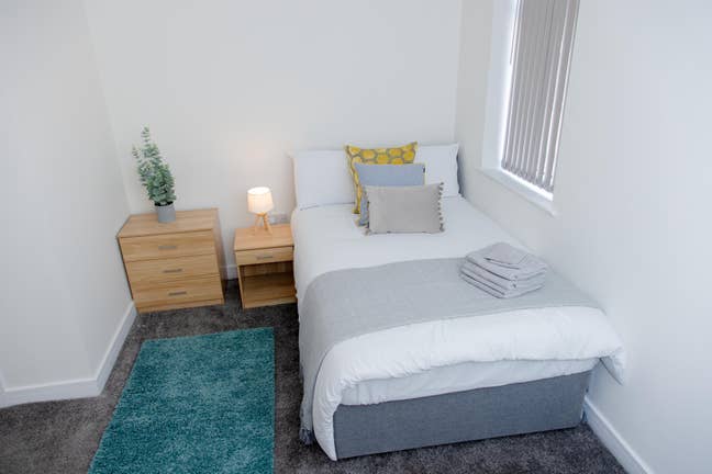 Newly Refurbished  House Share! BILLS & WI-FI INC! Main Photo