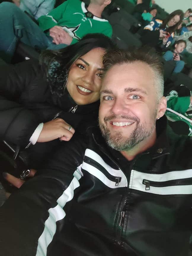 Quiet Professional Couple | 1-2 Month Stay Main Photo