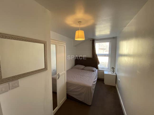 Cholmeley Road, Reading Main Photo