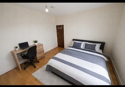 Warm Double Room in Shared – E7 🏠 Forest Gate Main Photo