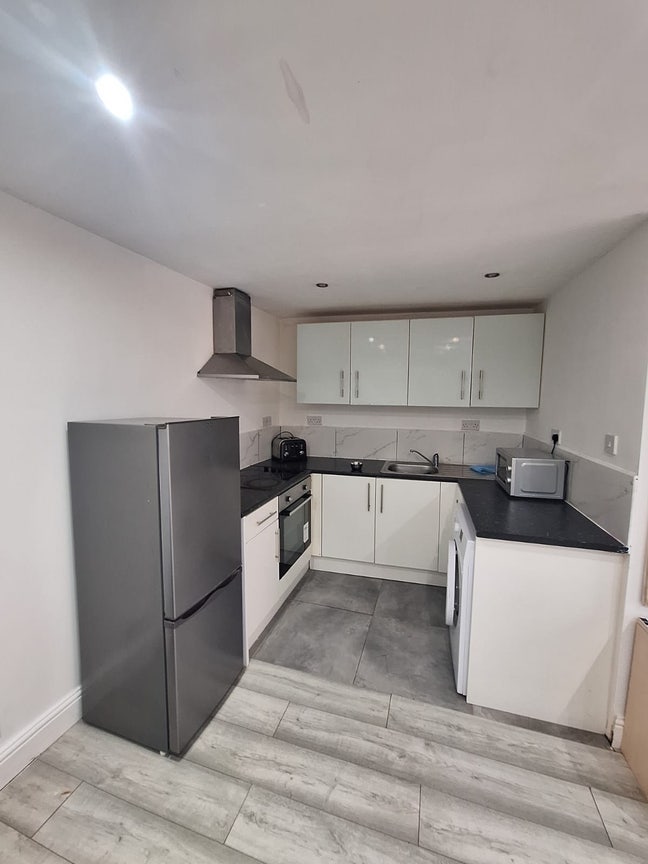 Studio Flat  Main Photo