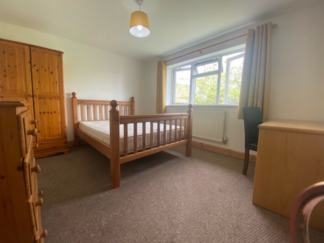 Large furnished room available 28 March  Main Photo