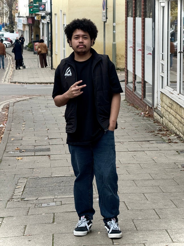 23 year old Male seeks a double room Main Photo