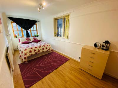🏡  Double Room (Single Use) in Acton Town – Zone  Main Photo