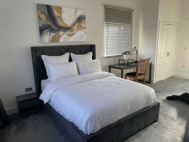 Large Room Hospital Town Station Near ALDI LIDL Main Photo